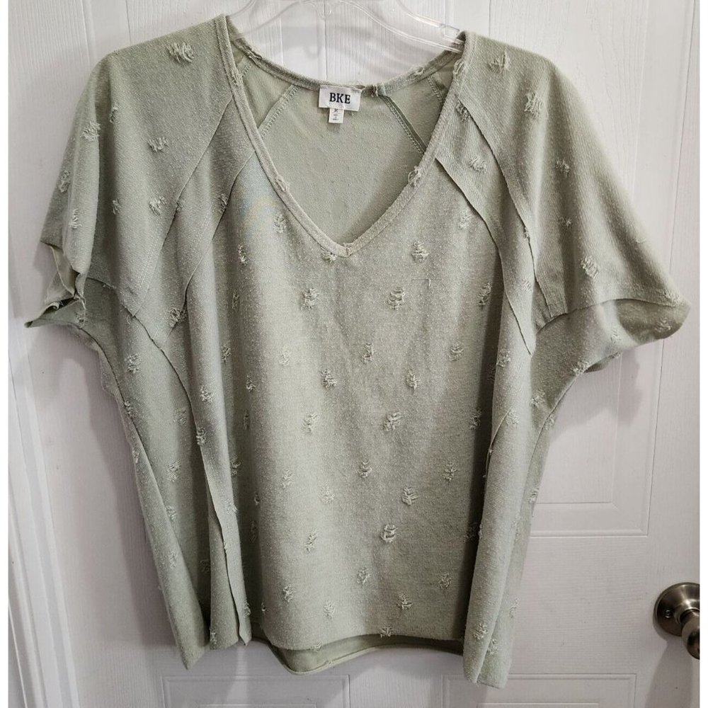 BKE Buckle Women's Short Dolman Sleeve Distresses Tโ Shirt top Sage Green Size M